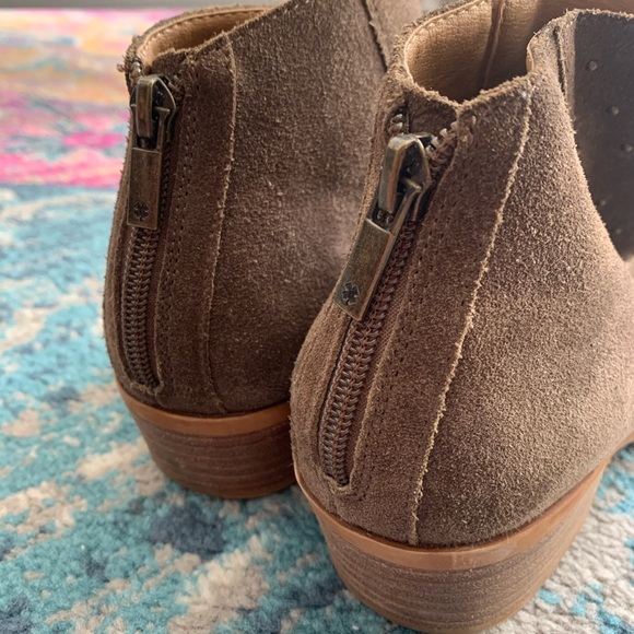 Lucky Brand Tan Suede Studded Ankle Bootie 8.5 - Picture 4 of 4
